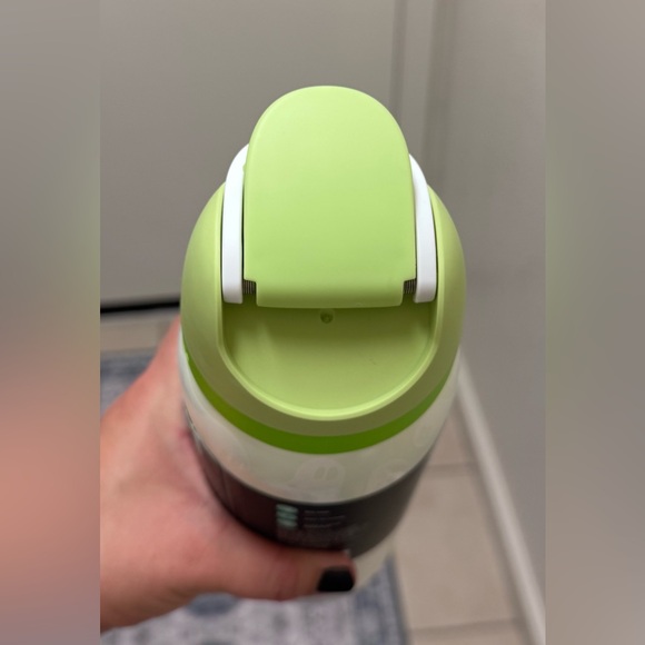 Owala 32oz FreeSip Bottle Color Drop “BOO-YA” - Picture 7 of 13